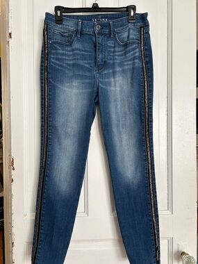 WHBM The SKINNY ankle high rise Women's Jeans with Black Beaded Side Stripe